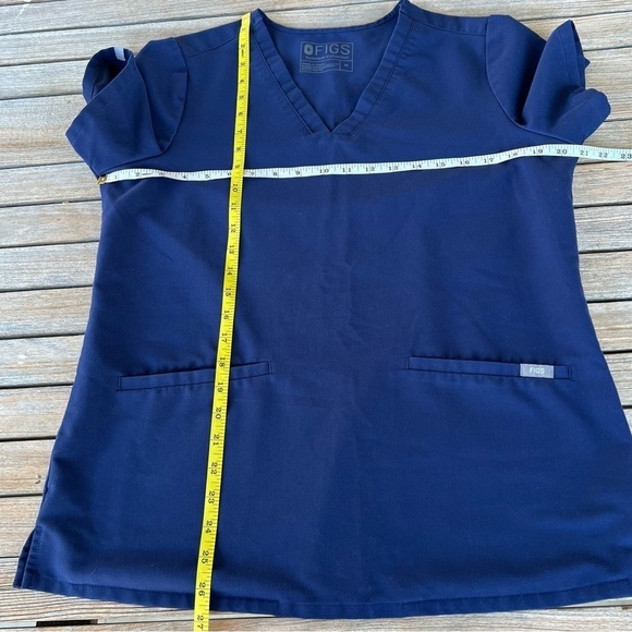 FIGS Casma Three-Pocket Scrub Top Navy Blue Medium GUC - Picture 4 of 9